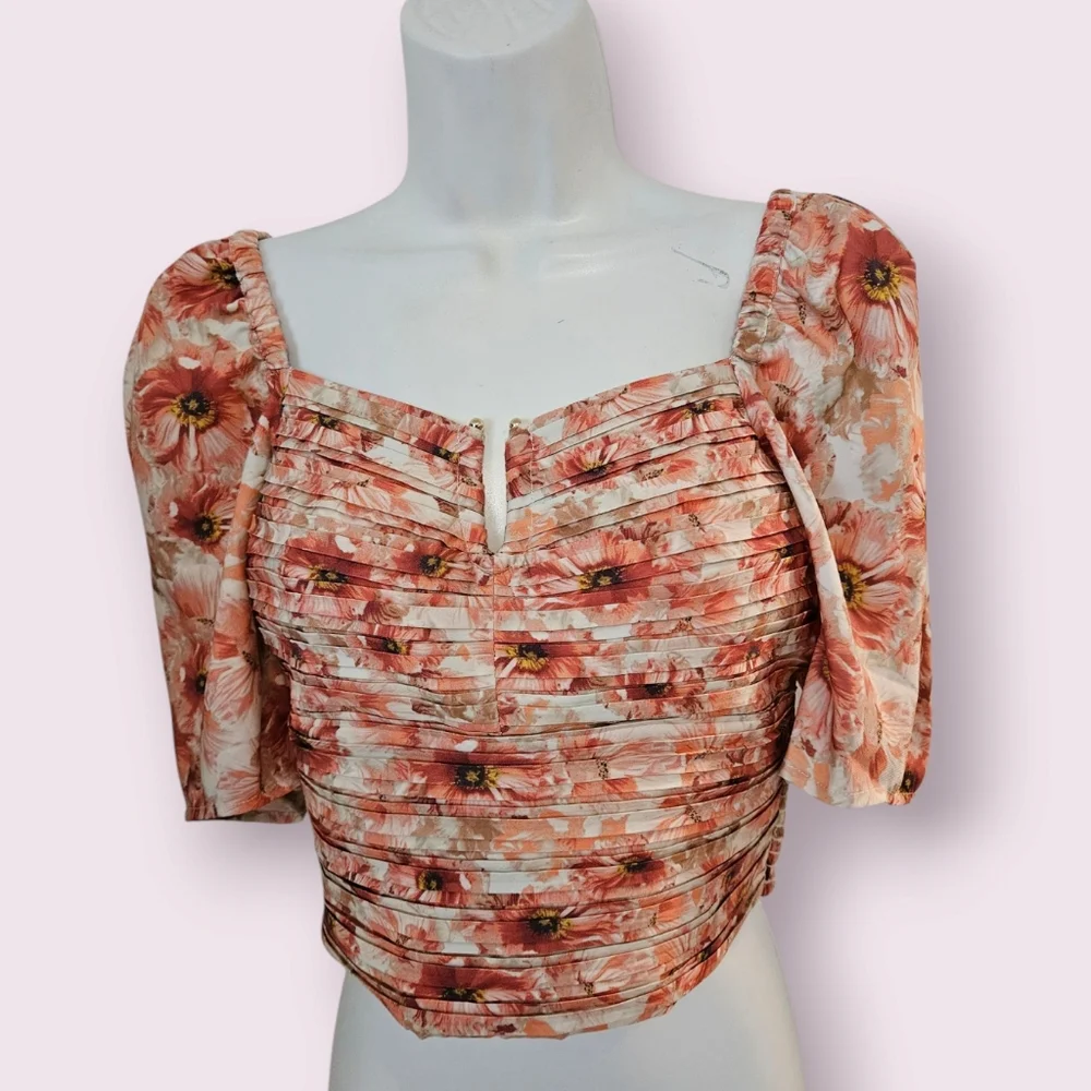 Express Floral Puff Sleeve Top - Picture 2 of 5